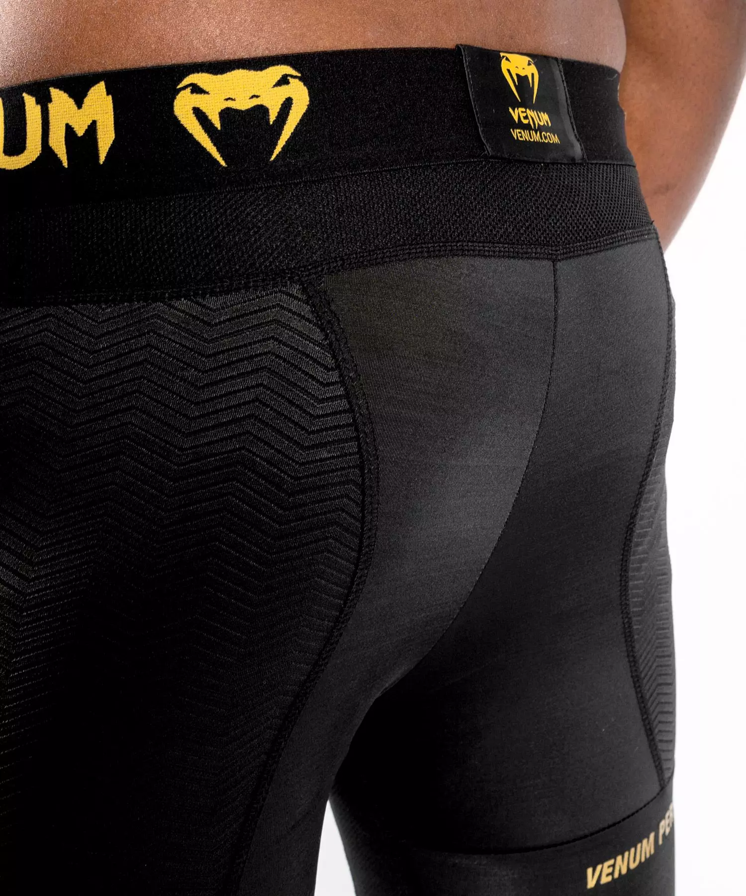 short-de-compression-noir-venum-03725-126