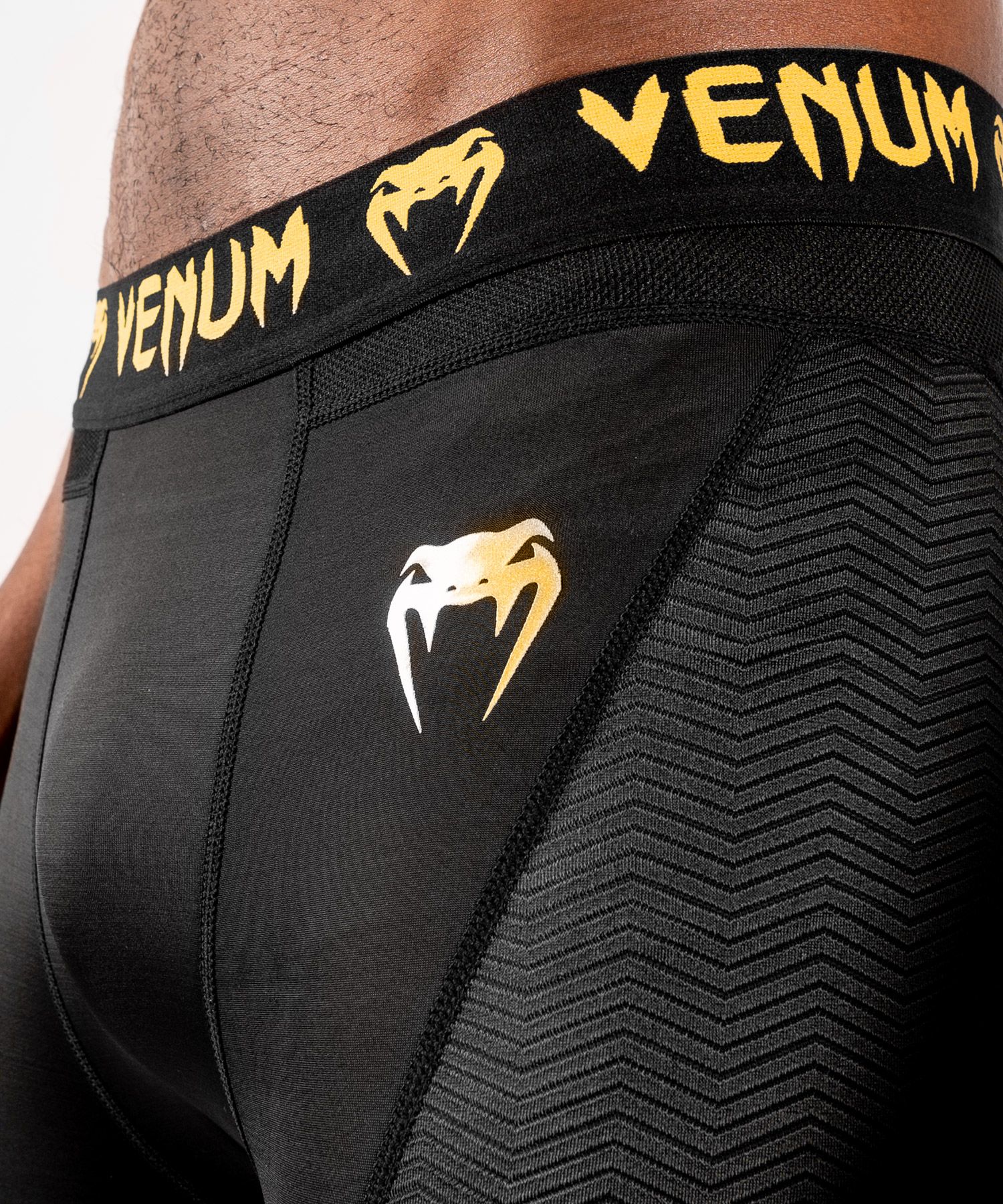 short-compression-noir-venum-03725-126