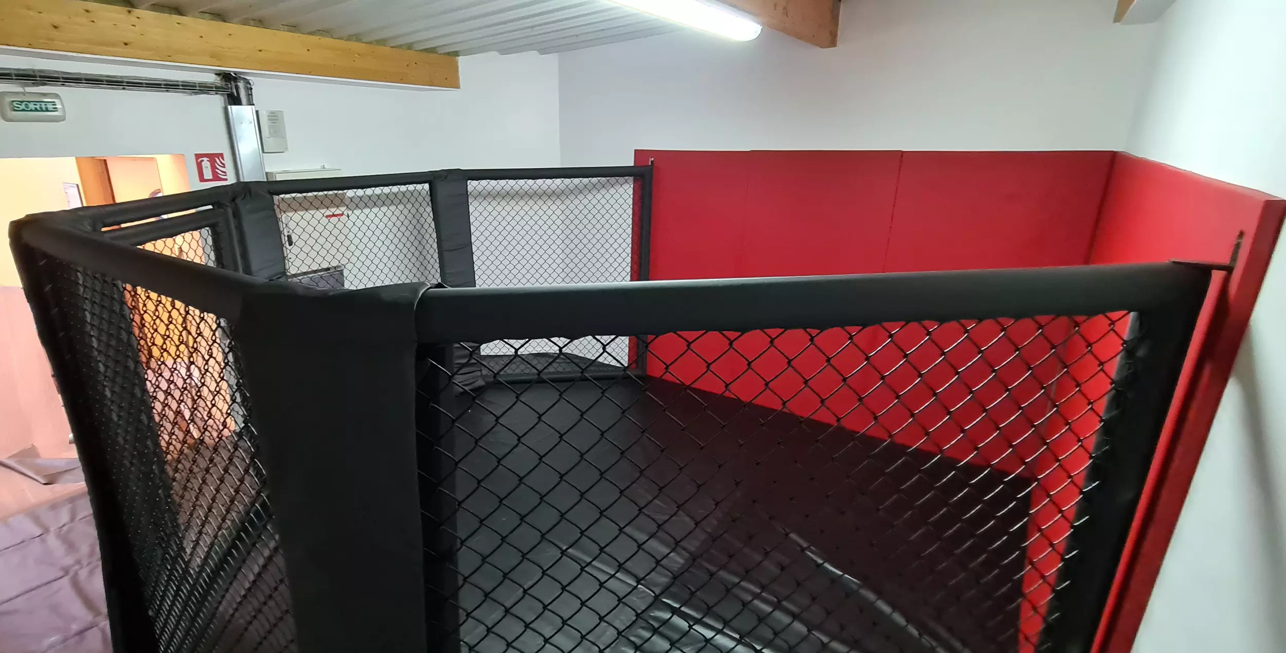 Demi cage de MMA modulaire