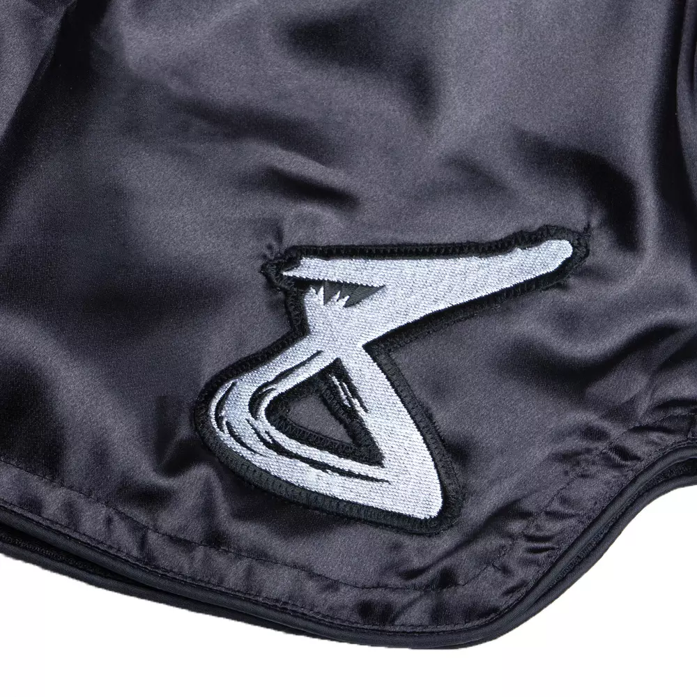 short-boxe-thai-8-weapons-noir