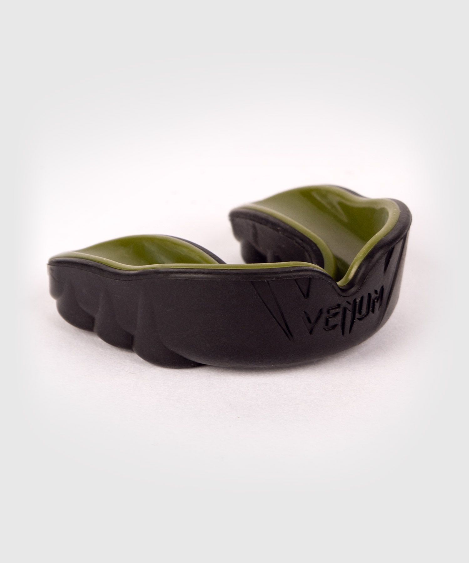 protege-dents-challenger-venum-noir-kaki