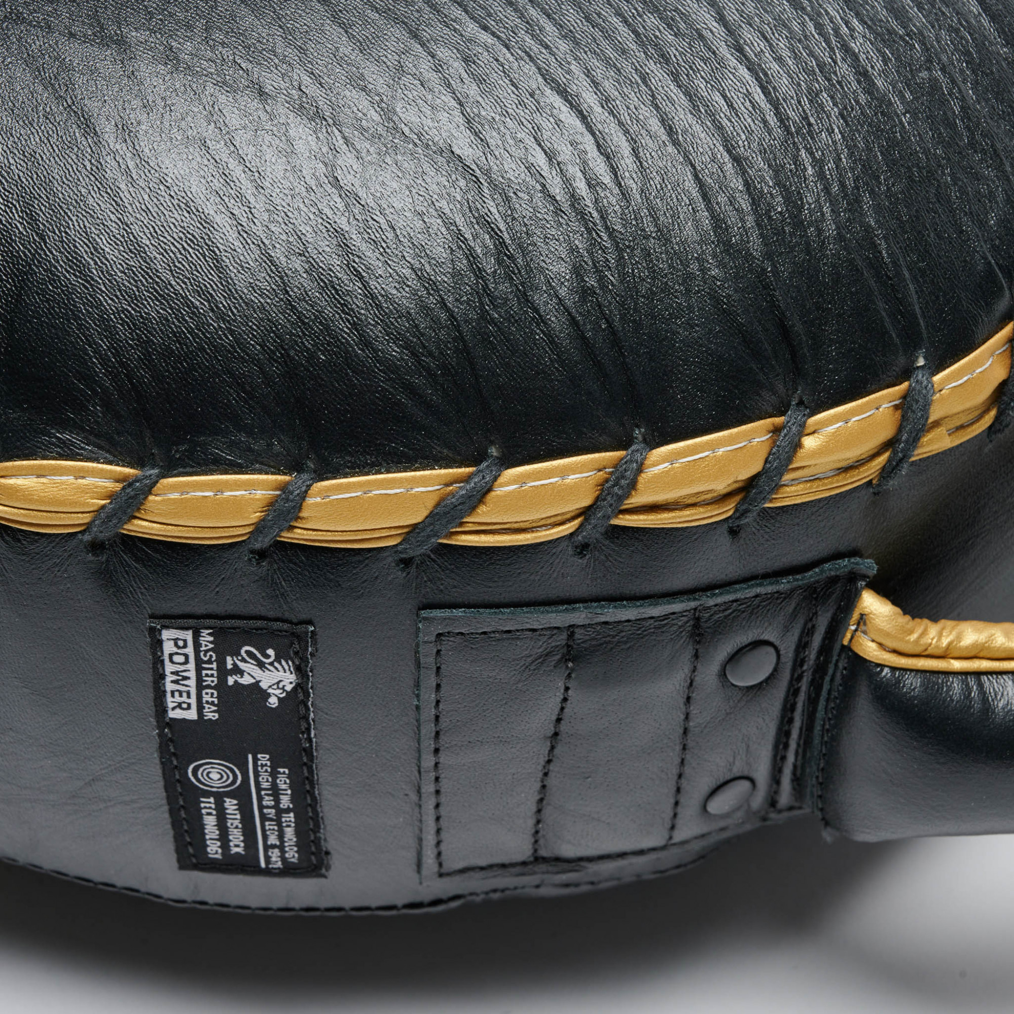 bouclier-leone-rond-noir
