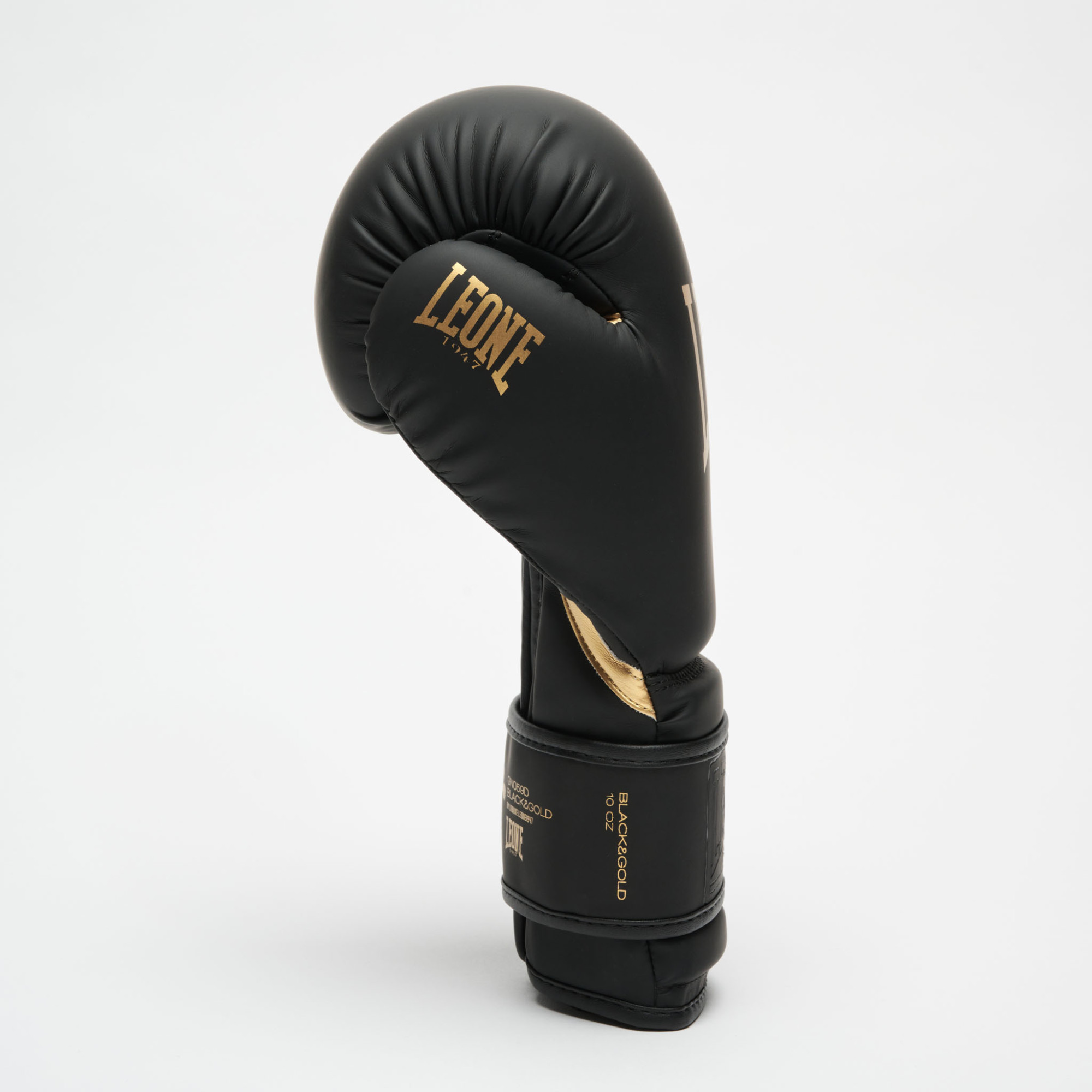 gant-de-boxe-leone-gn059-noir-or