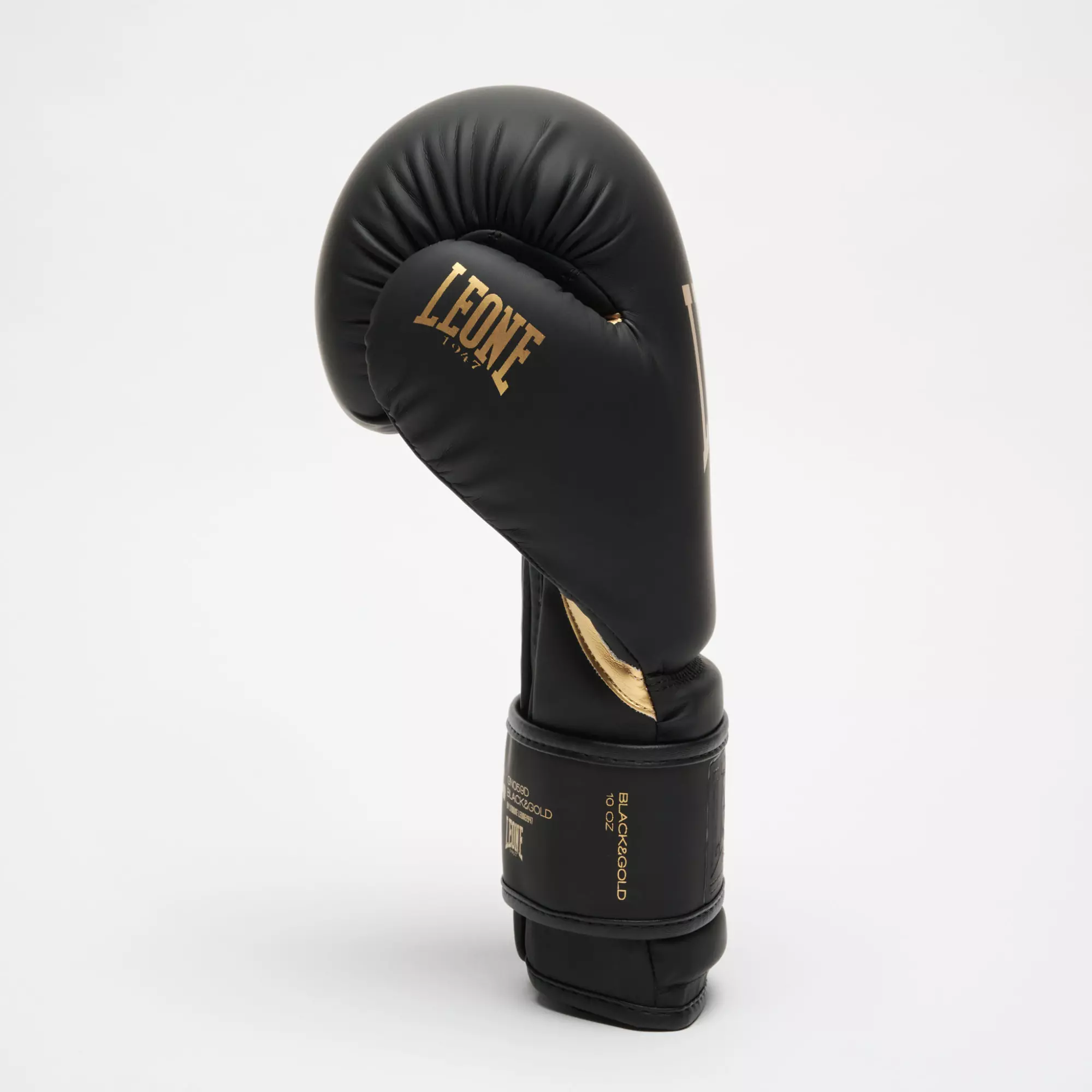gant-de-boxe-leone-gn059-noir-or