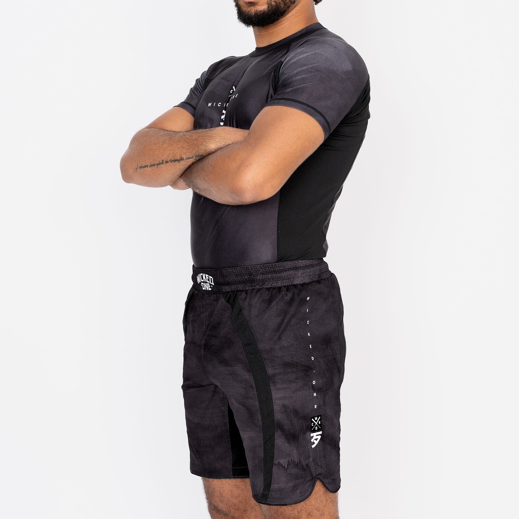 rashguard-contest-wicked-noir