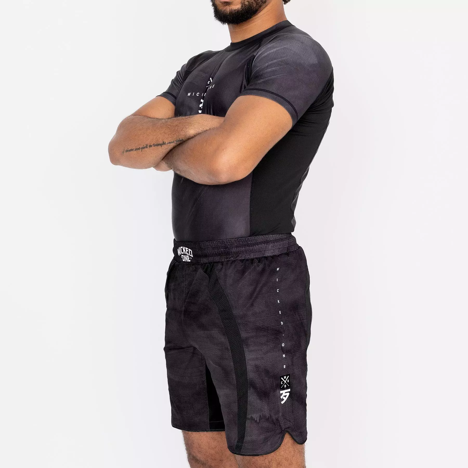 rashguard-contest-wicked-noir