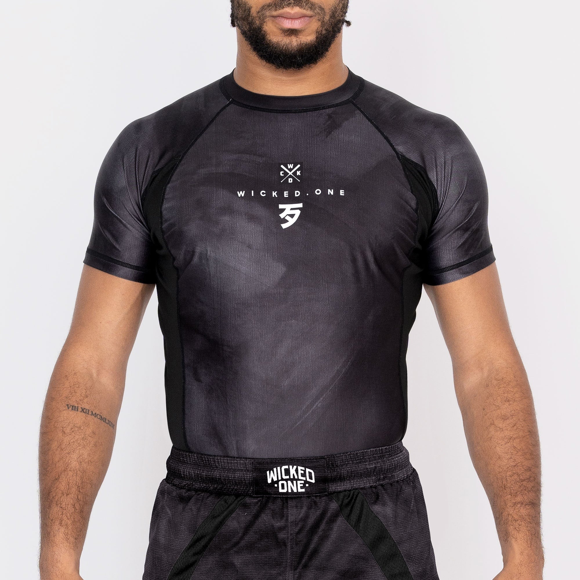 rashguard-contest-wicked-one-noir