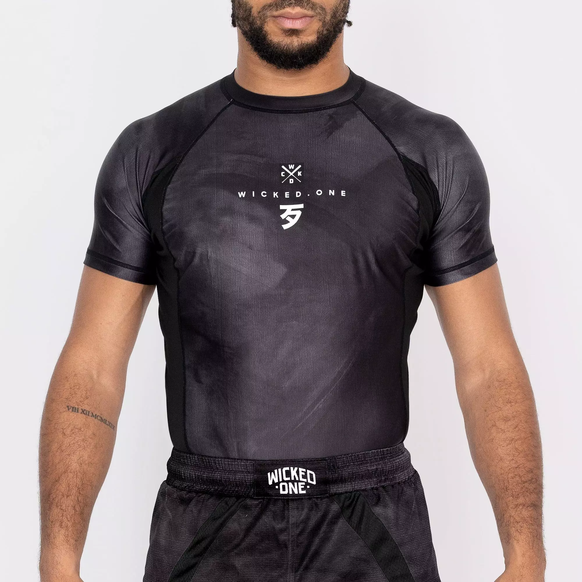 rashguard-contest-wicked-one-noir