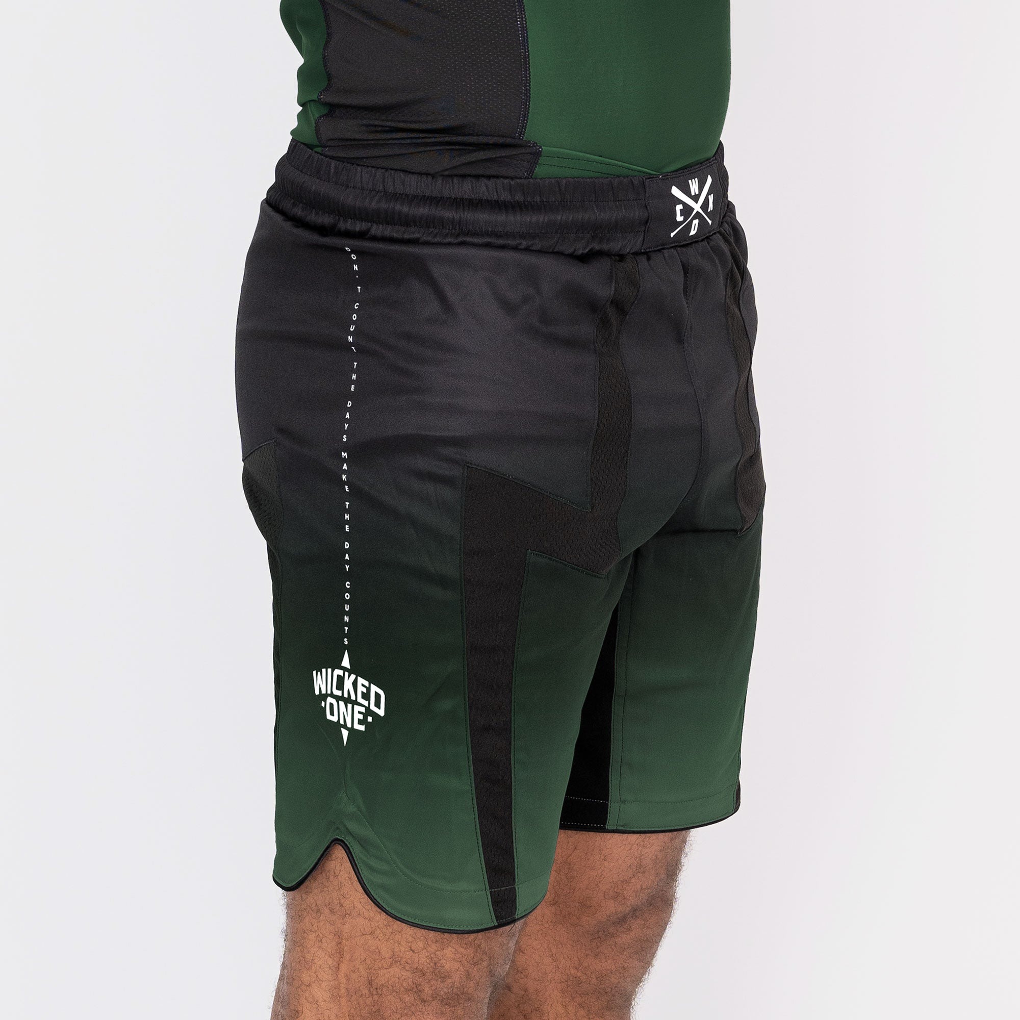 short-eager-ghost-wicked-1-noir-vert