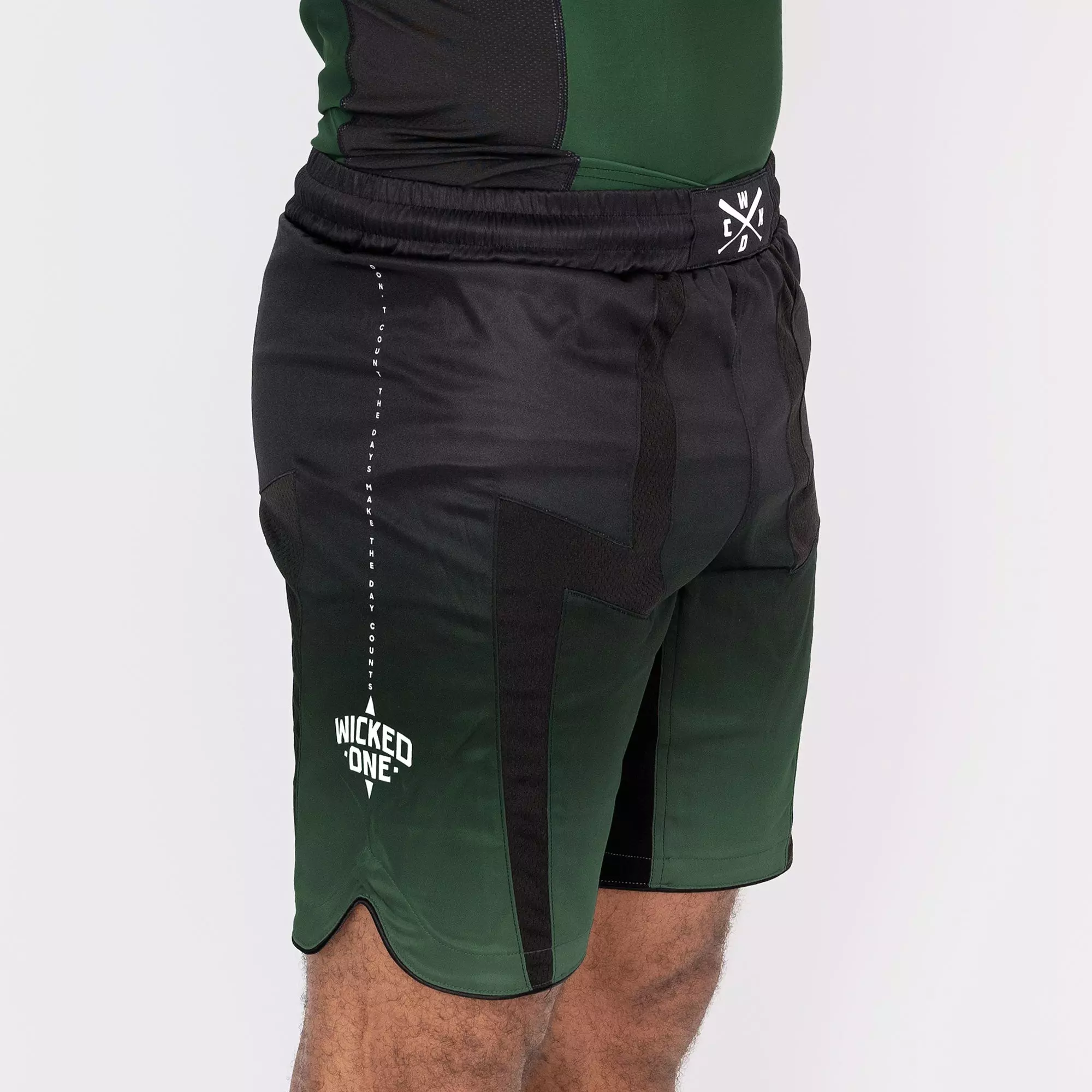 short-eager-ghost-wicked-1-noir-vert