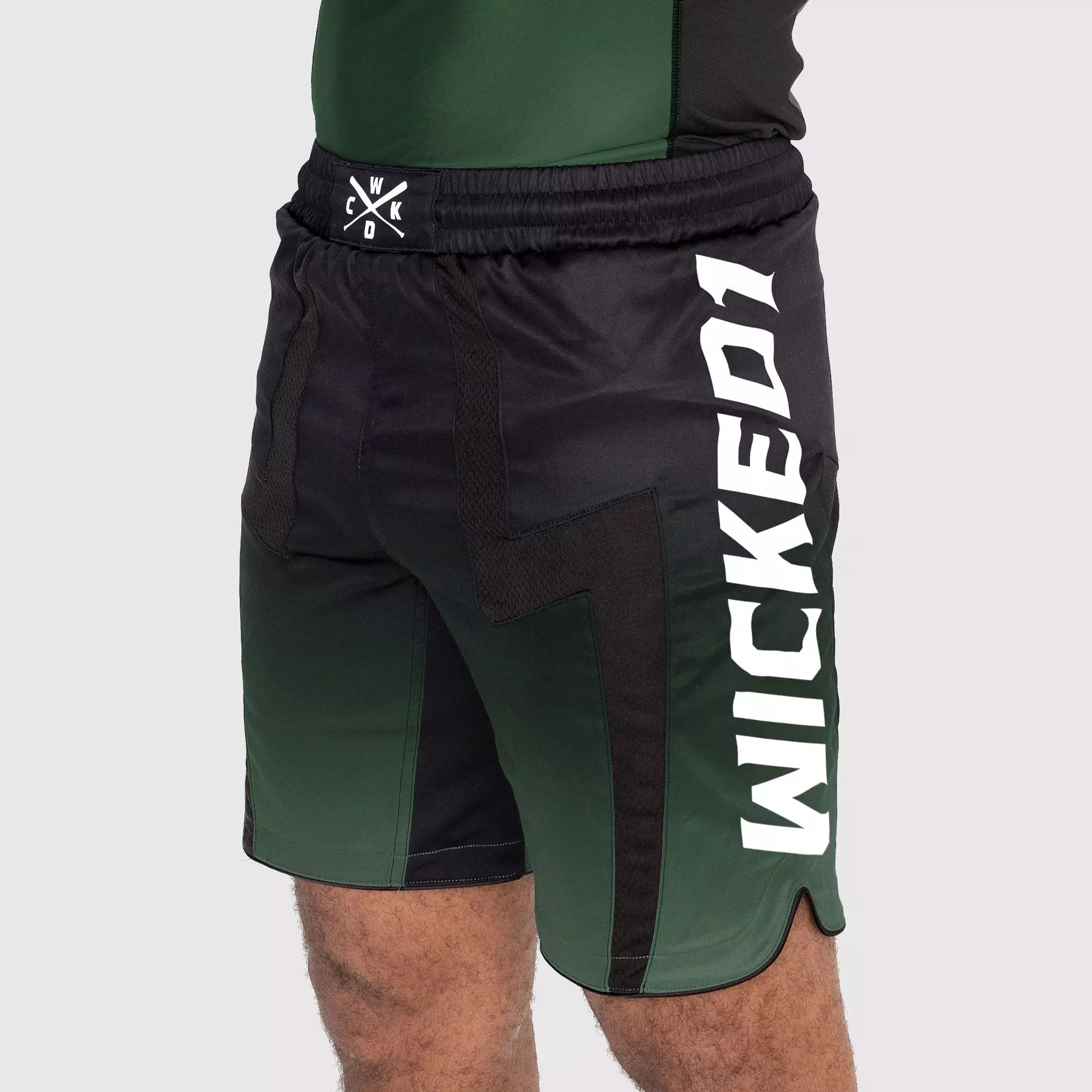 short-eager-ghost-wicked1-noir-vert
