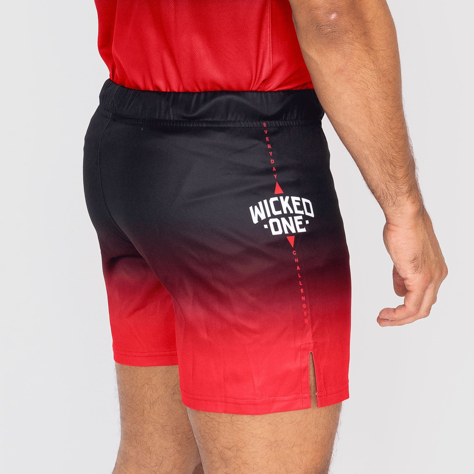 short-eager-wicked1-noir-rouge