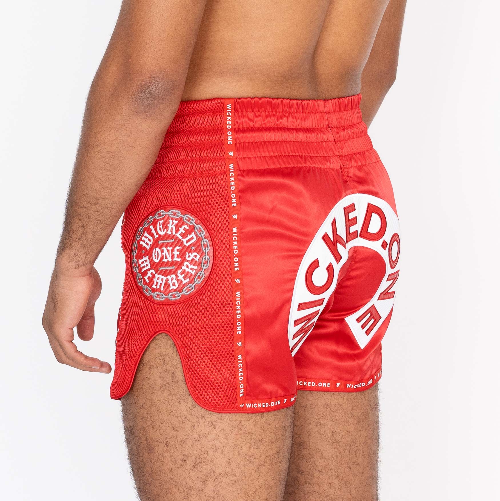 short-kick-thai-wicked-on-herd-rouge