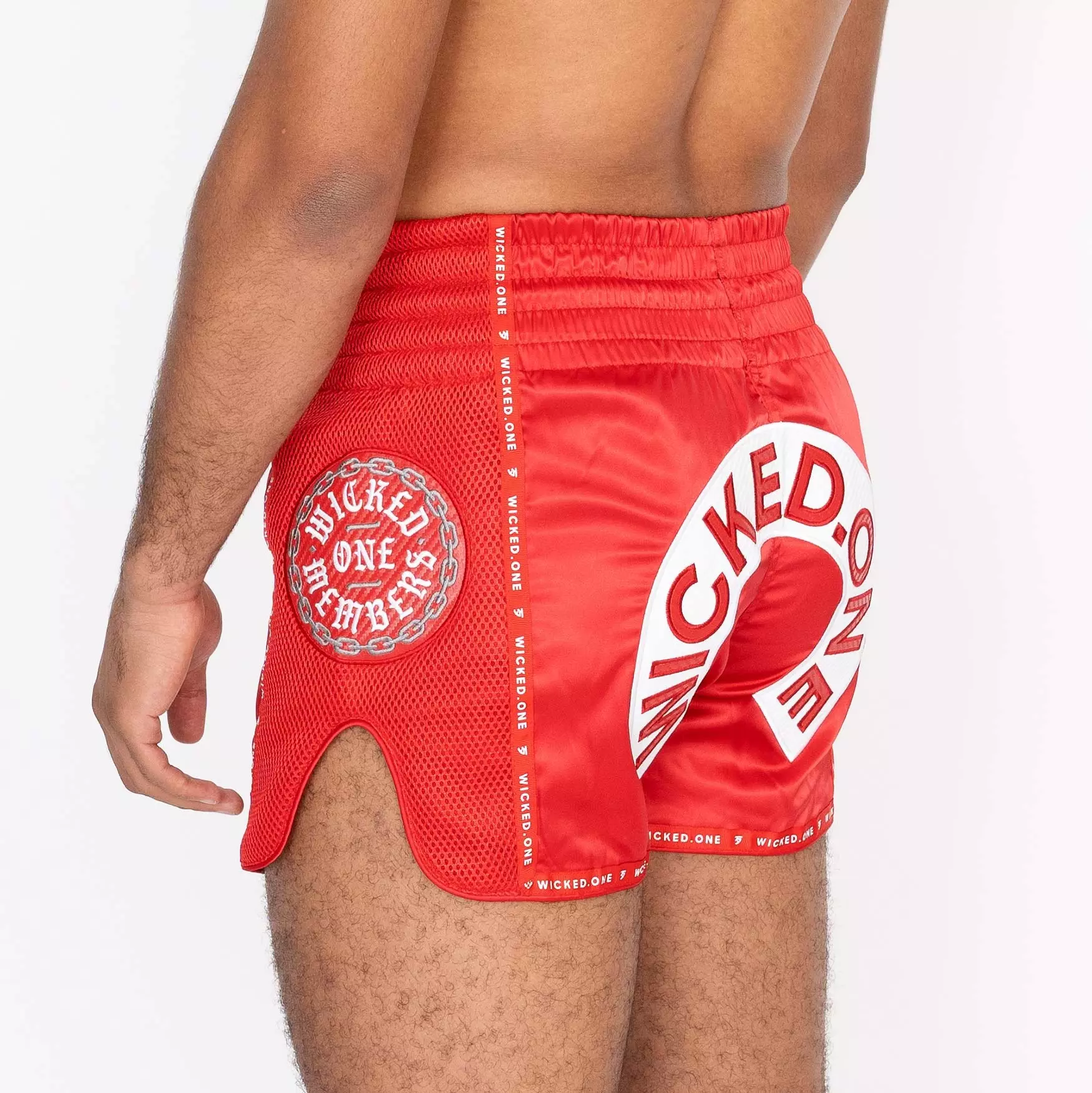 short-kick-thai-wicked-on-herd-rouge