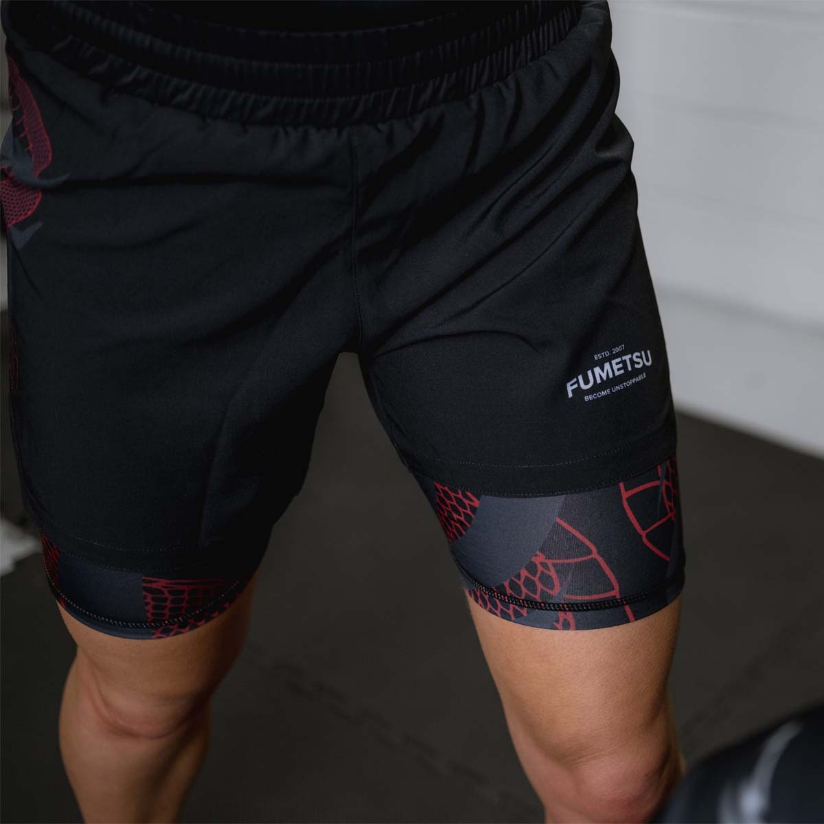 short-fumetsu-anaconda-noir-rouge
