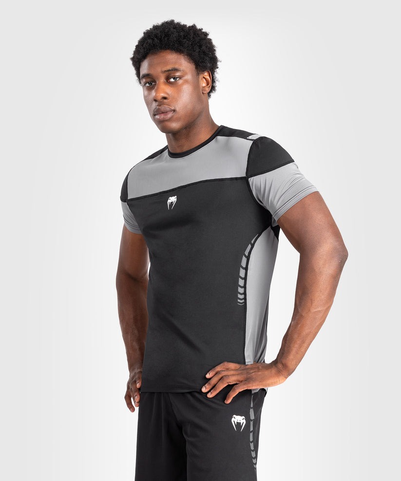 t-shirt-dry-tech-manches-courte-homme-venum-tempest-noir-gris