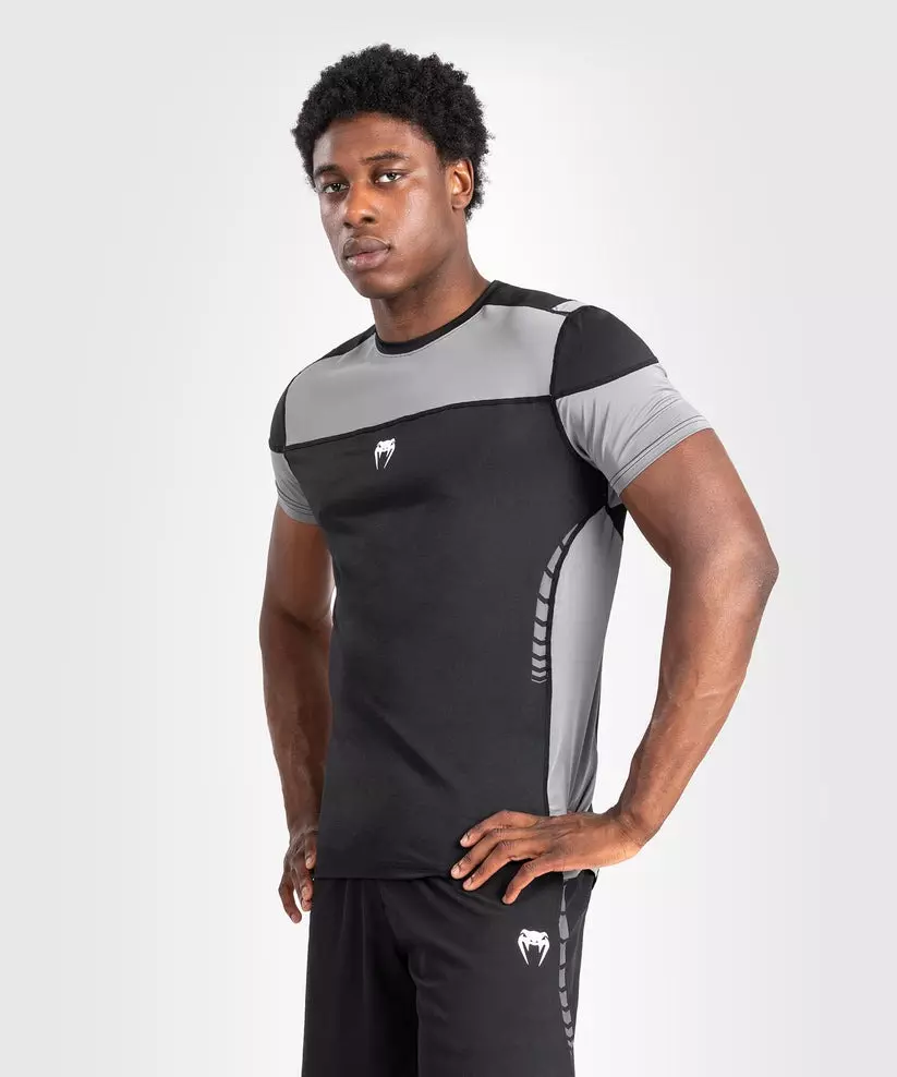 t-shirt-dry-tech-manches-courte-homme-venum-tempest-noir-gris