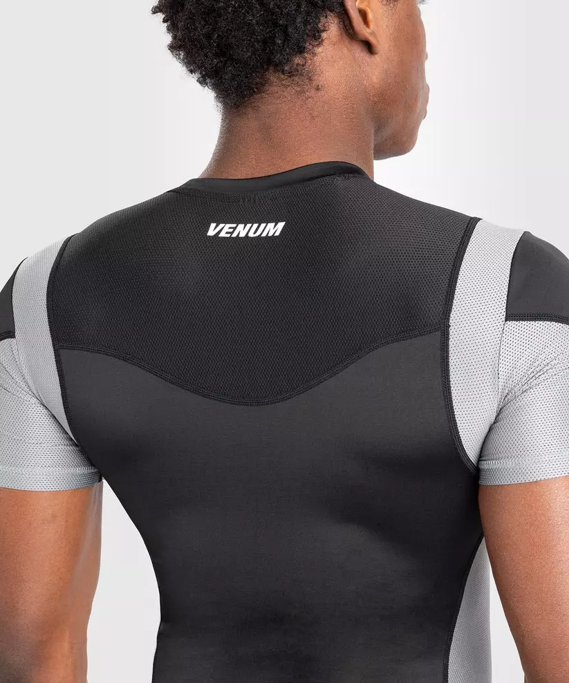 rashguard-tempest-manche-courte-homme-venum-noir-gris