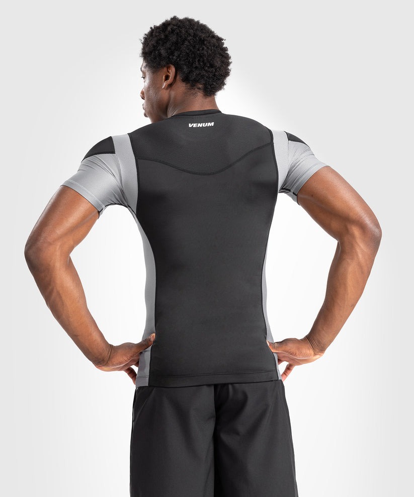 rashguard-manches-courte-homme-venum-tempest-noir-gris