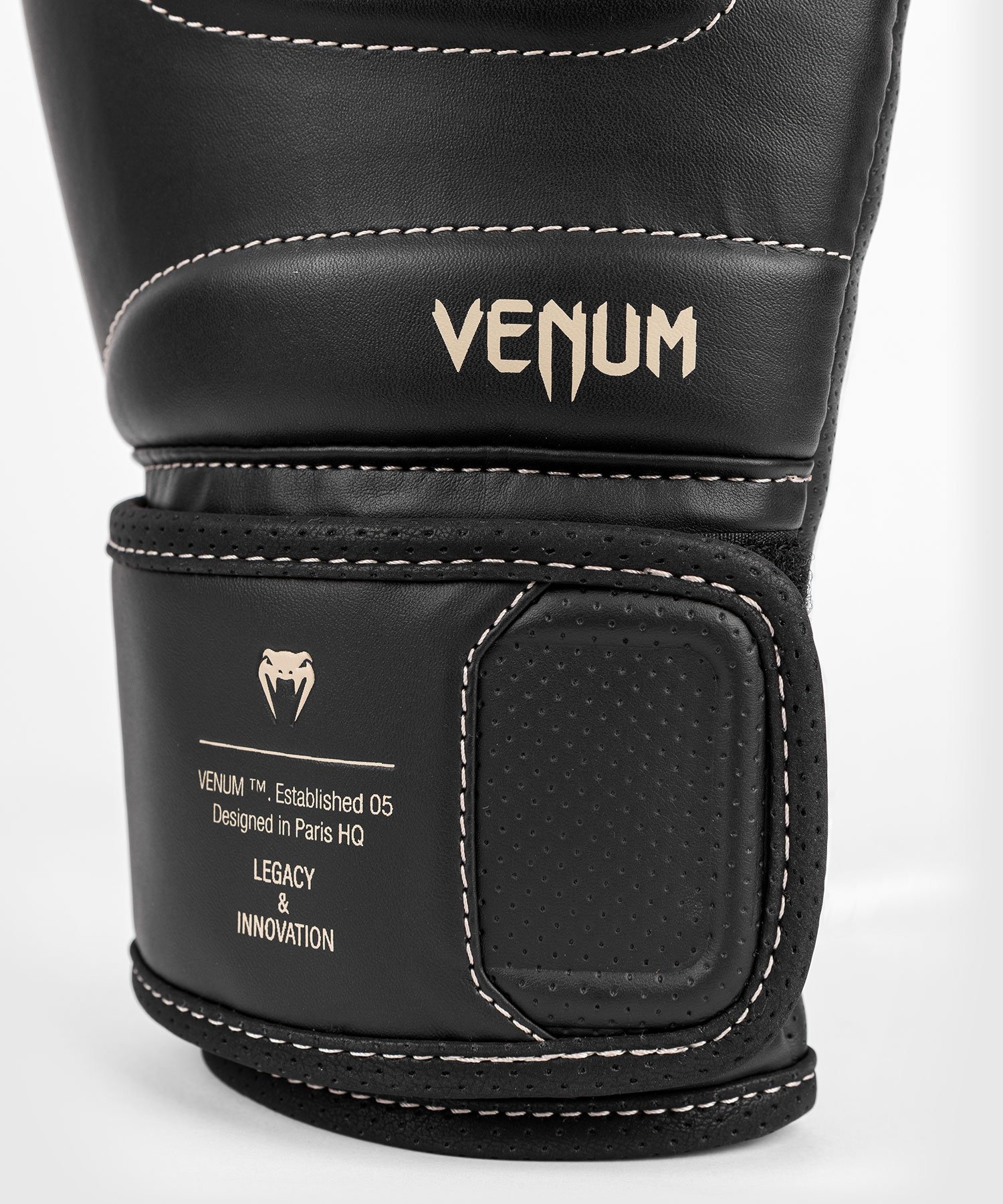 gants-de-boxe-venum-impact-evo-noir