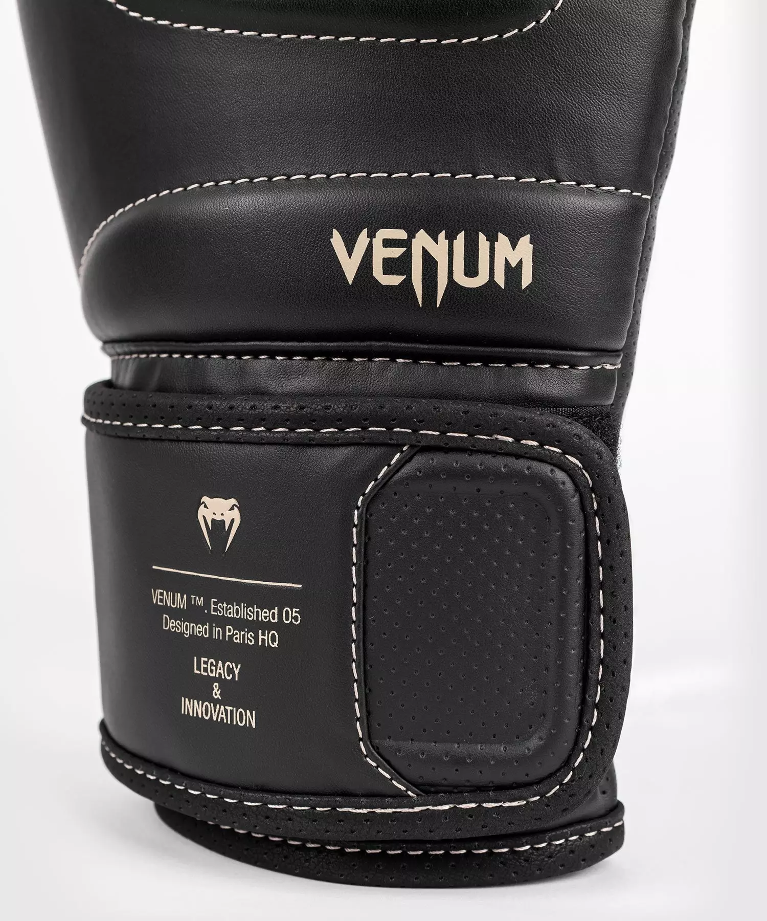 gants-de-boxe-venum-impact-evo-noir