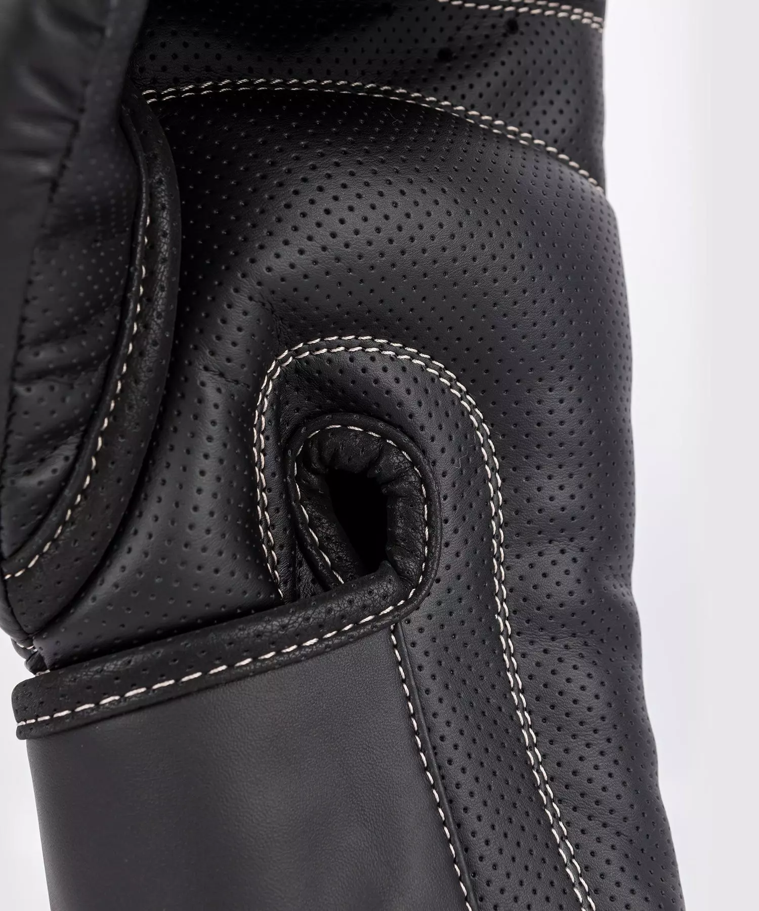 gants-boxe-venum-impacte-evo-noir