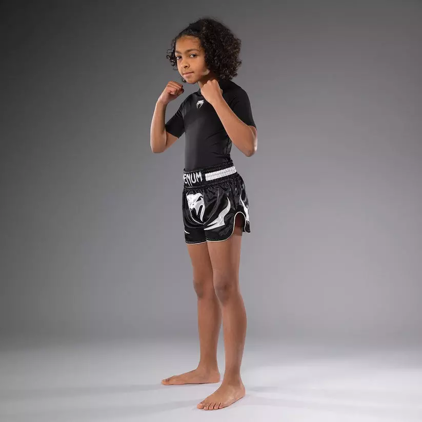 short-boxe-thai-enfant-venum-inferno-noir-blanc