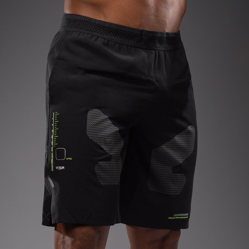 short-entrainement-training-camp-venum-noir-fluo