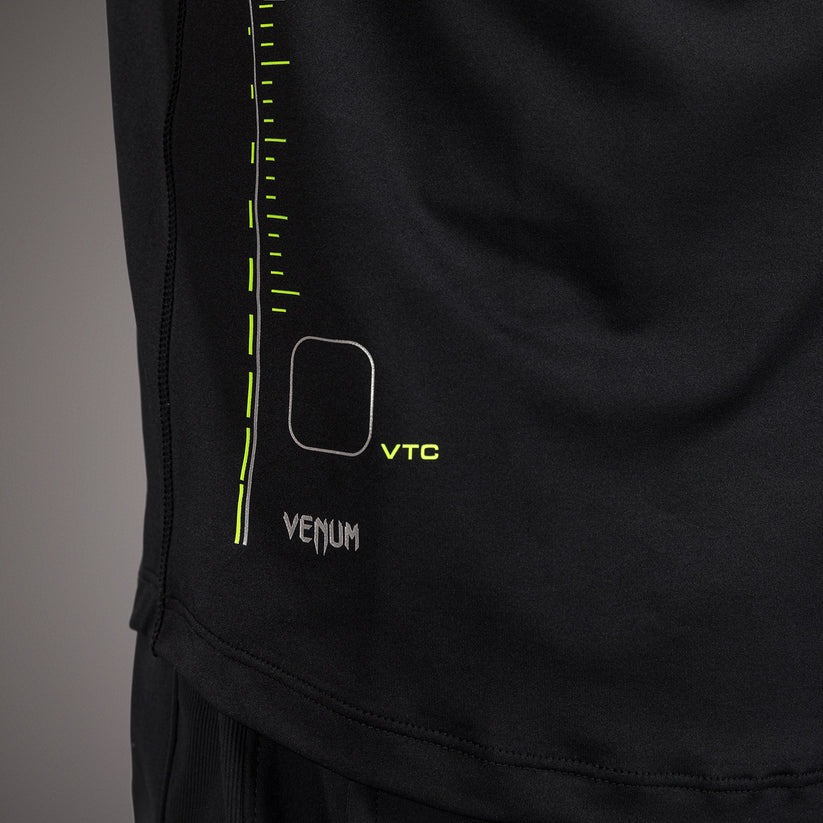 tee-shirt-dry-tech-training-camp-venum-noir-fluo
