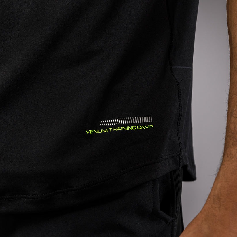tee-shirt-dry-tech-training-camp-venum-noir-vert-fluo