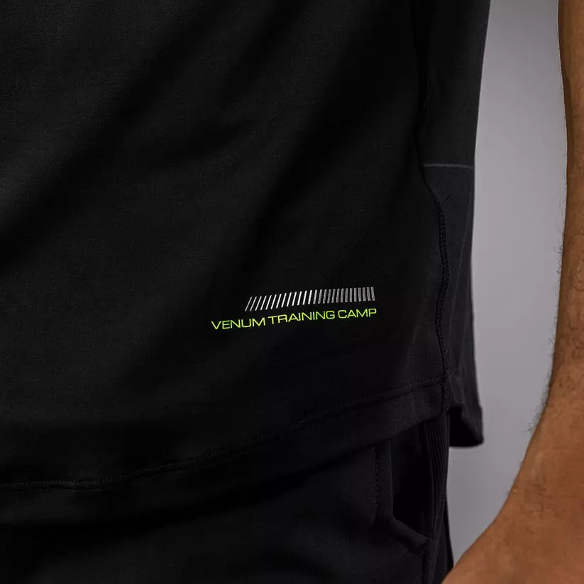 tee-shirt-dry-tech-training-camp-venum-noir-vert-fluo