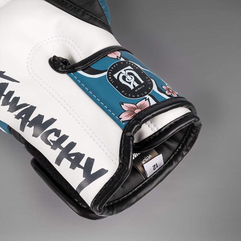 gants-boxe-venum-x-tawanchay-bleu