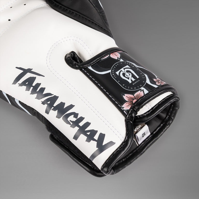 gant-boxe-venum-x-tawanchay-noir
