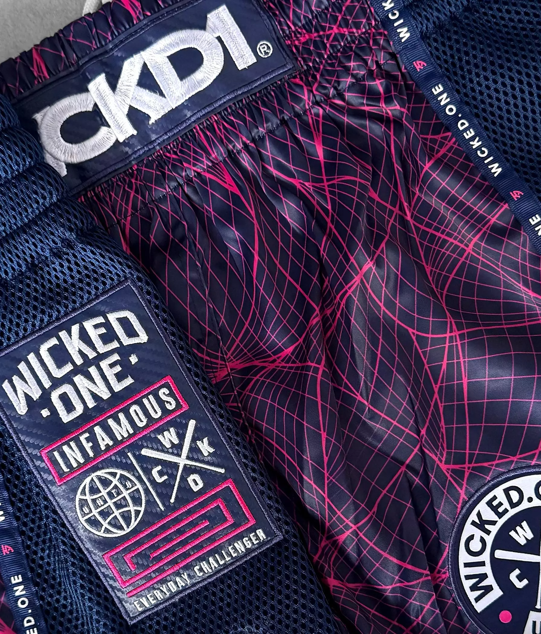 short-boxe-thai-wicked-one-metaverse-rose
