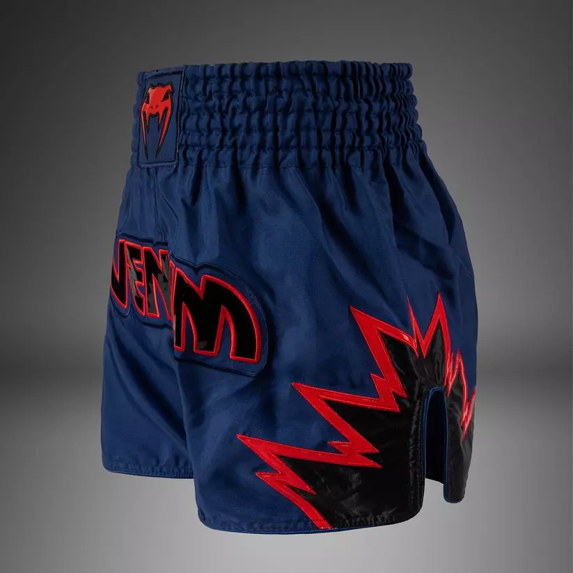 short-de-boxe-thai-venum-inferno-bleu-royal-rouge-noir