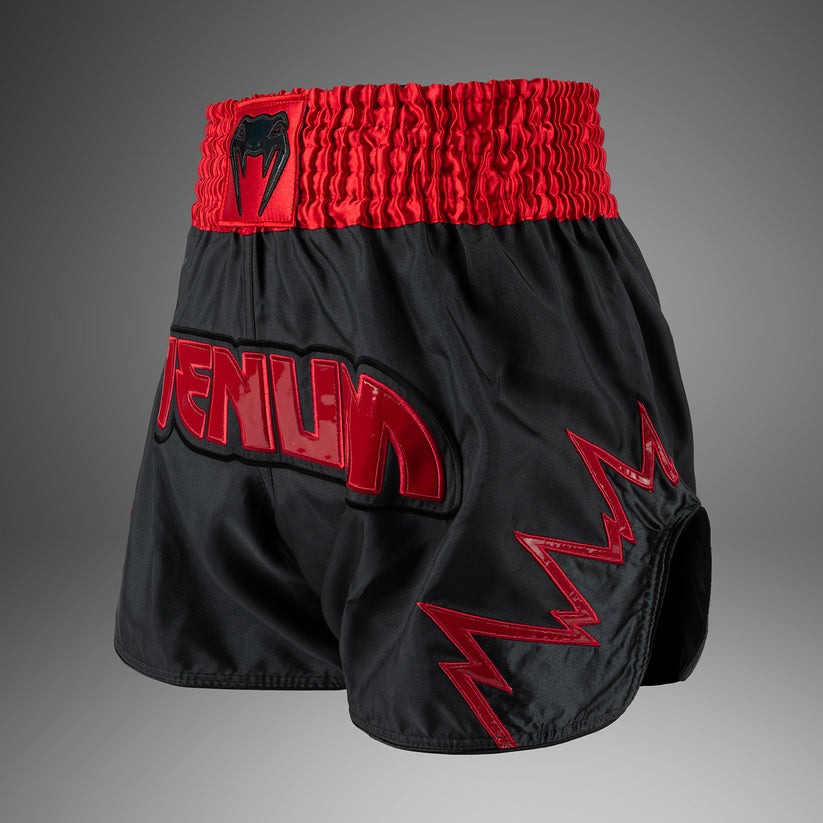 short-de-boxe-thai-venum-inferno-gri-charbon-rouge
