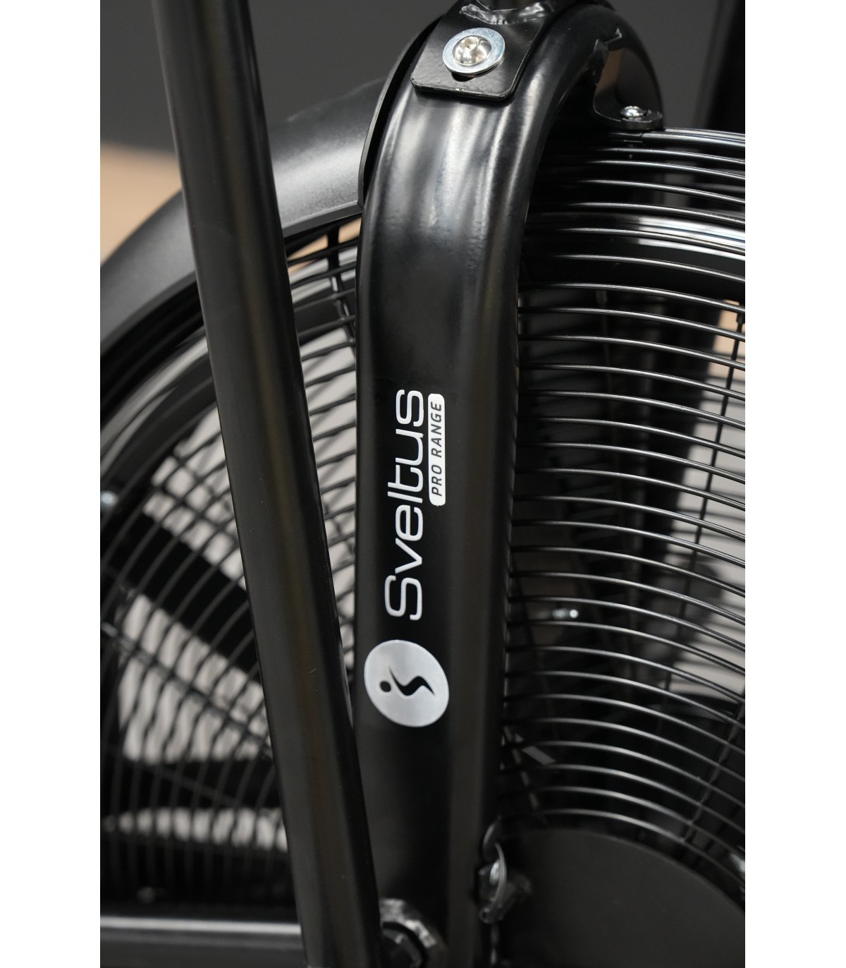 sveltu-air-storm-bike
