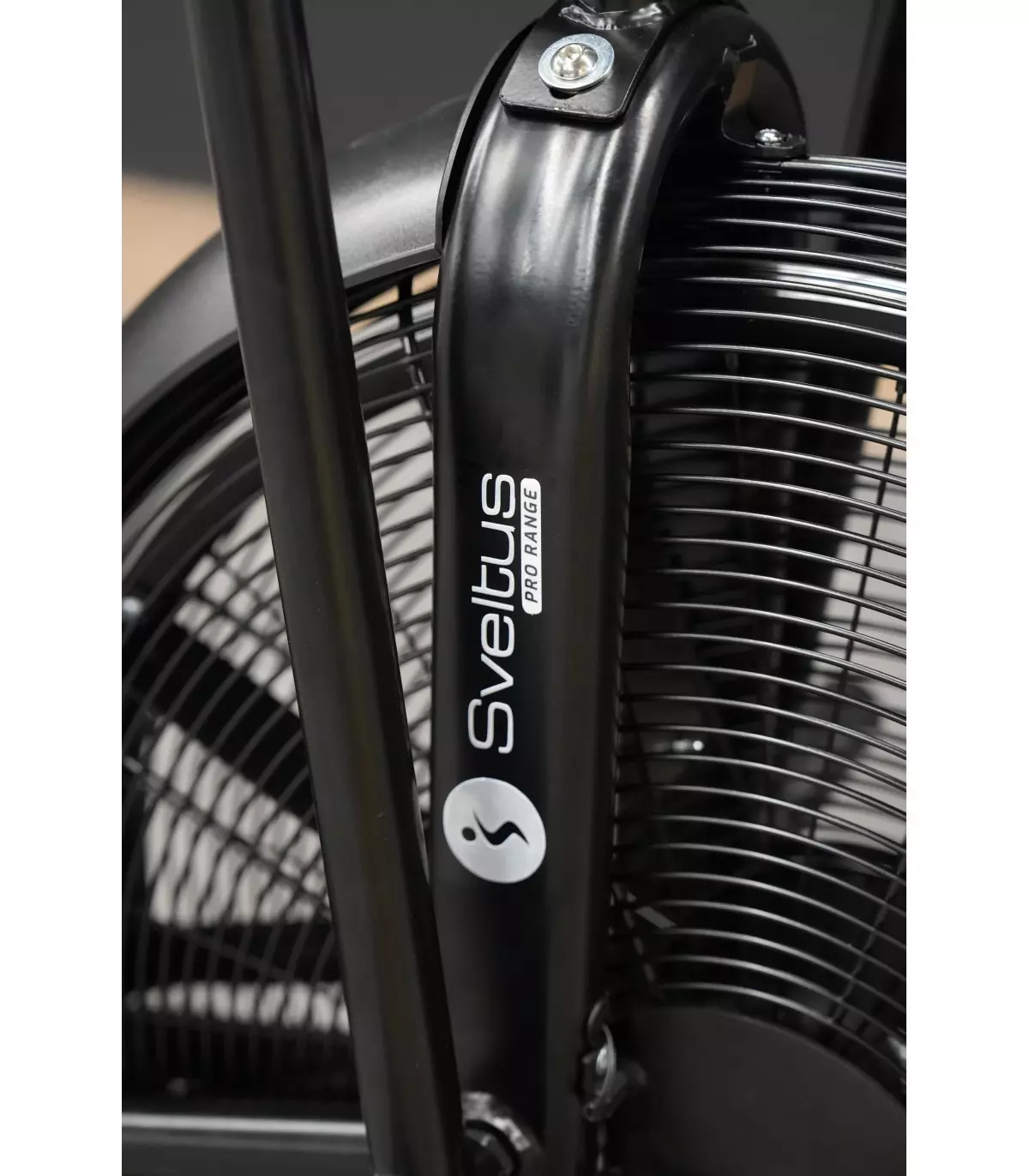 sveltu-air-storm-bike
