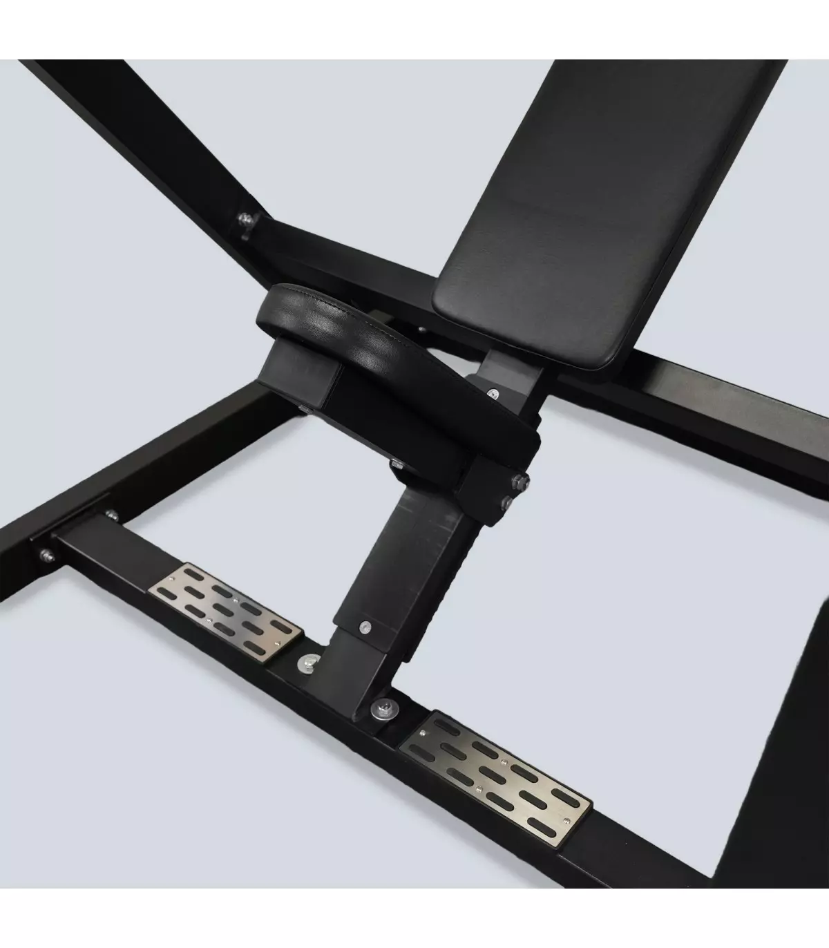 sveltus-iso-lateral-shoulder-press-