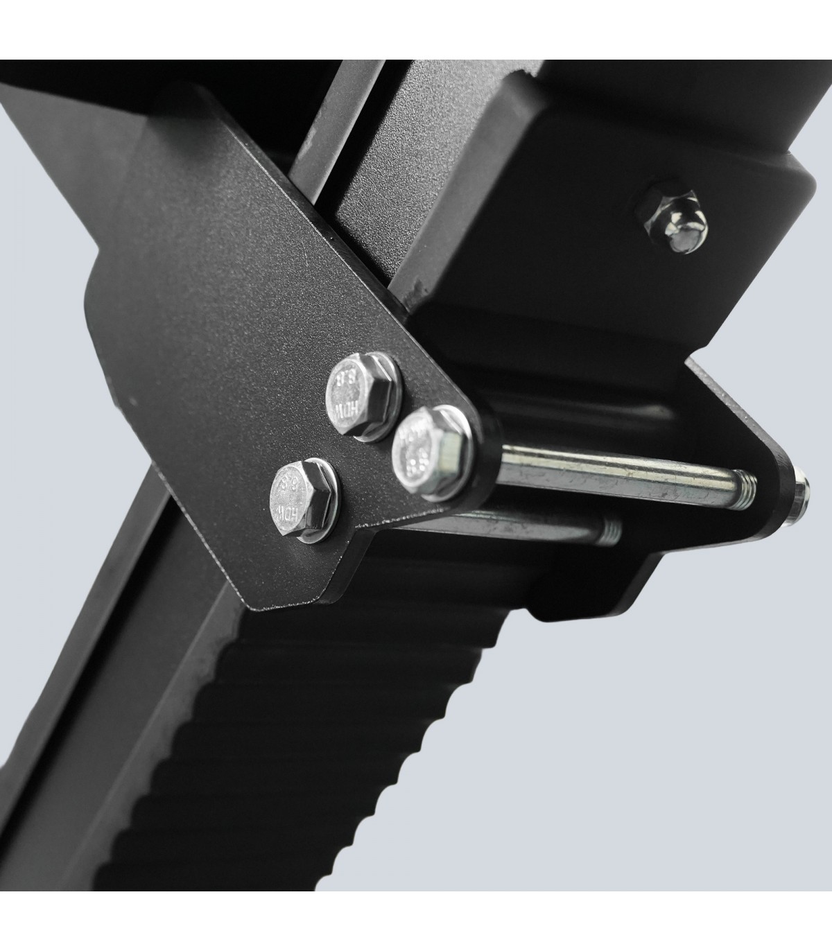iso-lateral-shoulder-sveltu-press