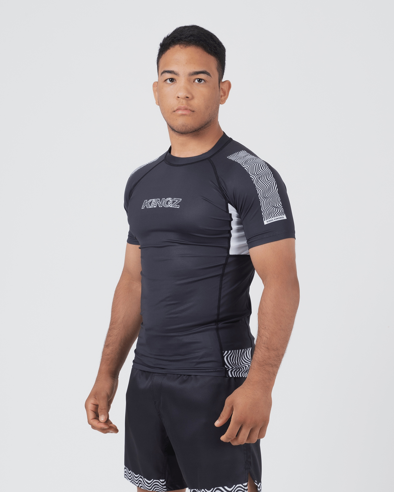 rashguard-kingz-flow-noir-blanc