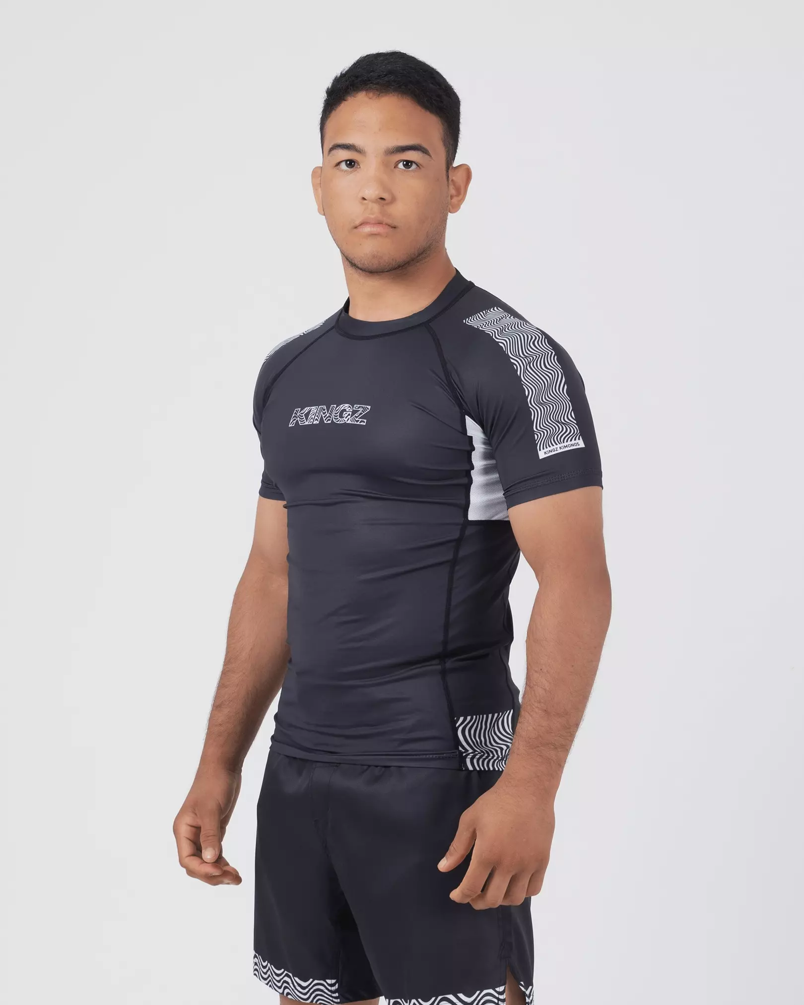 rashguard-kingz-flow-noir-blanc