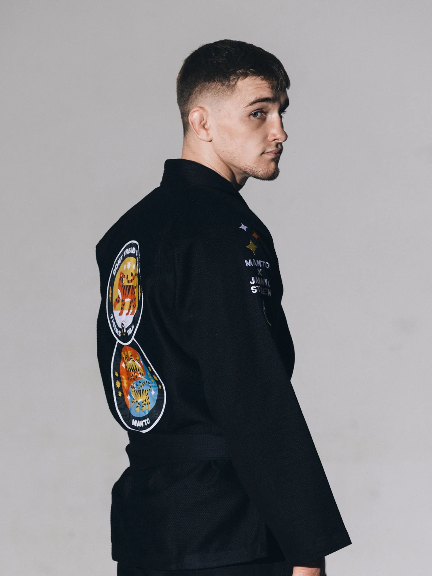 manto-brasilian-jiujitsu-gi-tiger-s-tail-noir