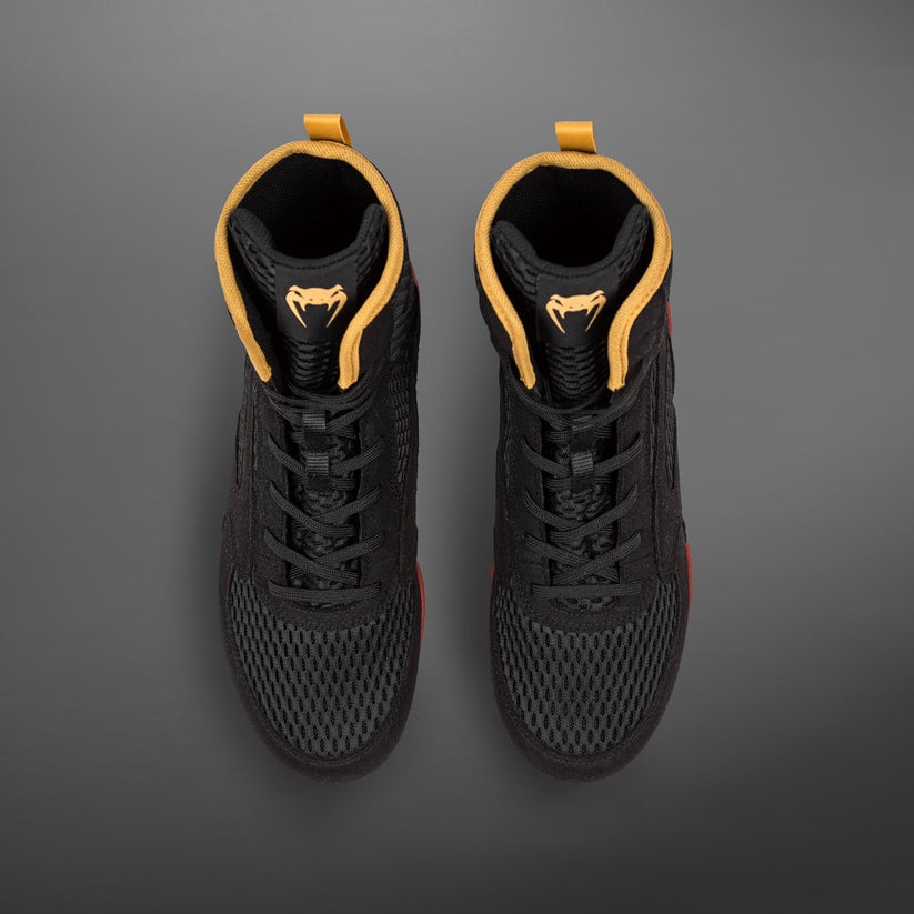 chaussures-boxe-venum-contender-noir-or-rouge