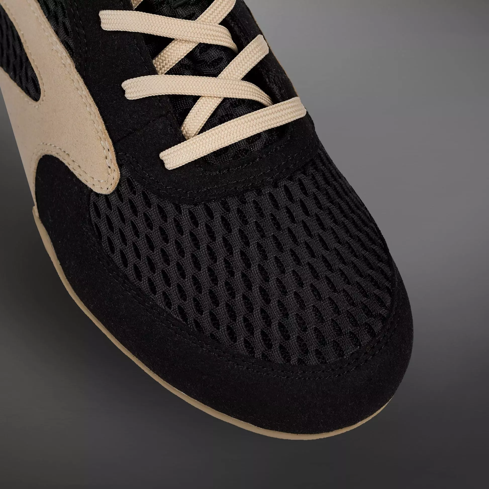 venum-chaussures-de-boxe-contender-noir-sable
