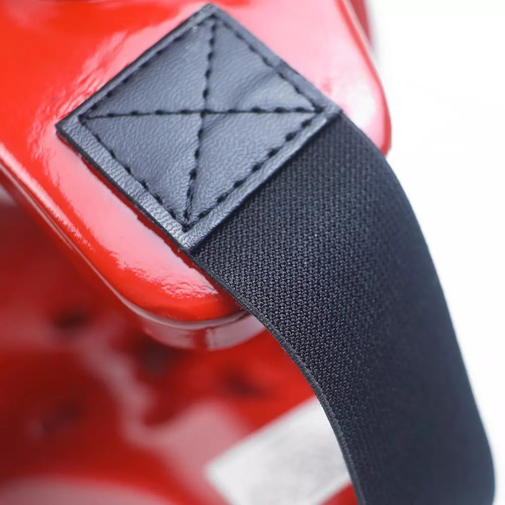 casque-de-protrection-de-taekwondo-rouge