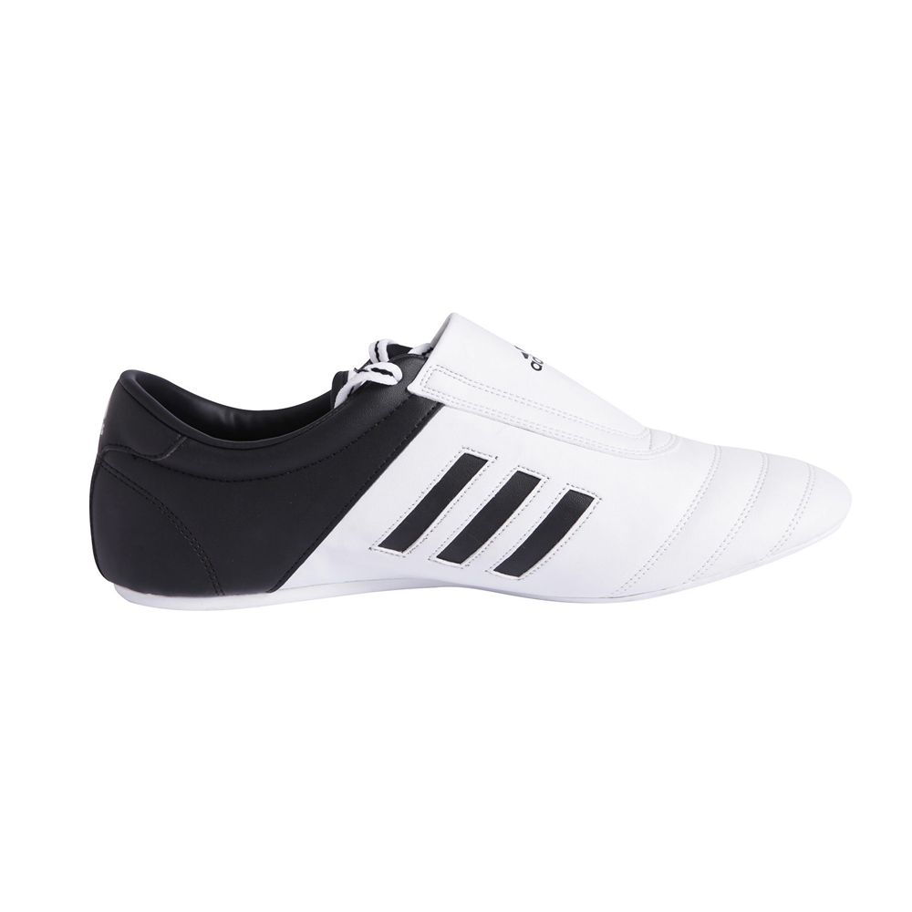 chaussure-de-taekwondo-adidas-tkk01