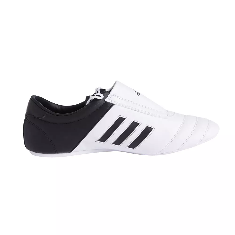 chaussure-de-taekwondo-adidas-tkk01