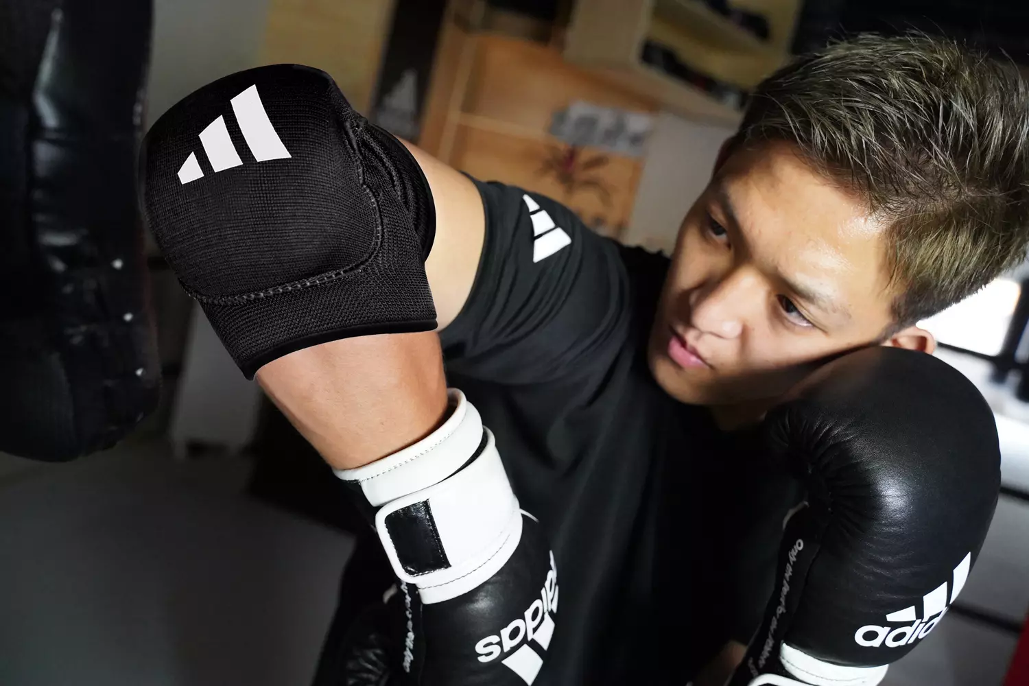 coudieres-adidas-noires