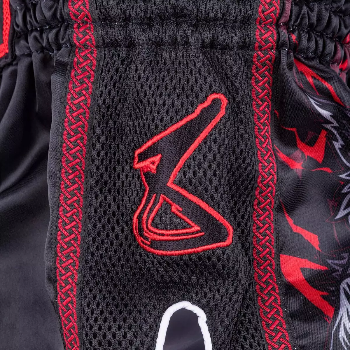 short-boxe-8-weapons-enfant-noir-rouge